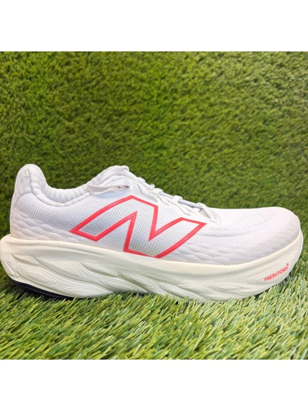 New Balance Fresh Foam X 1080 v14 Womens Size 9.5 White Running Shoes Sneakers